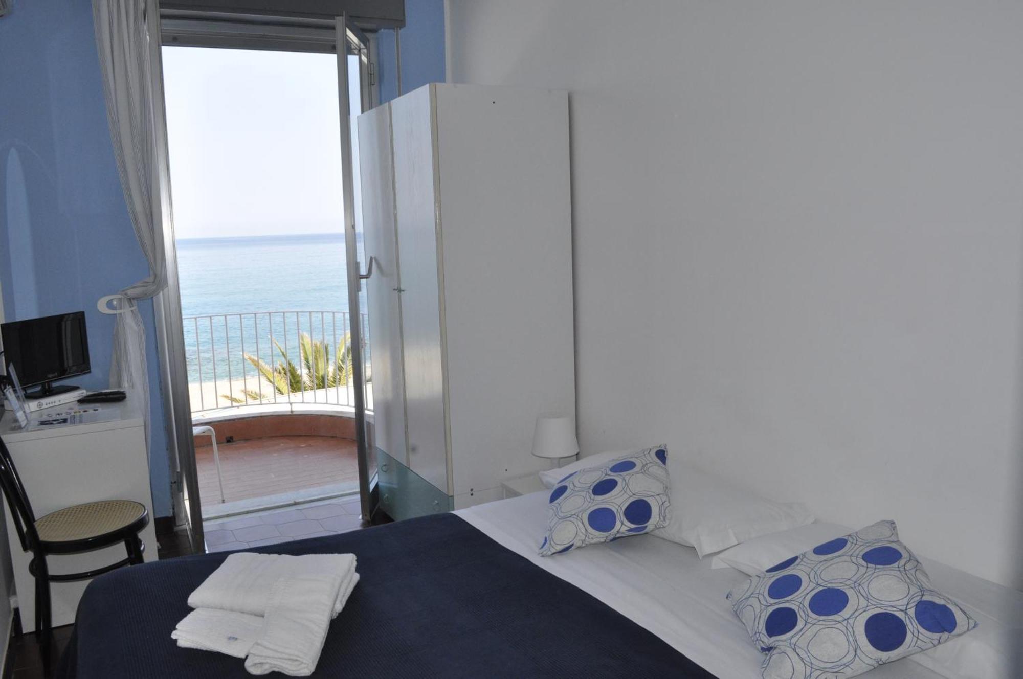 Hotel Ristorante La Scogliera - Nuova Gestione 3*